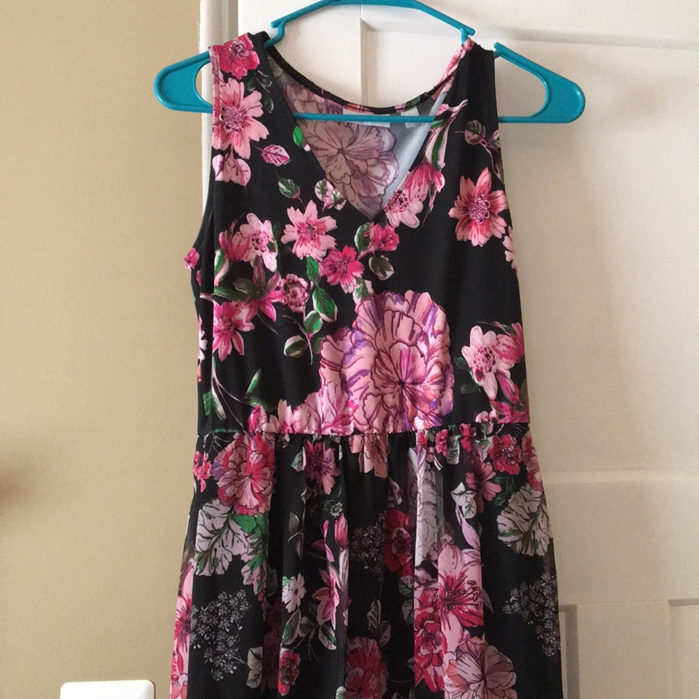 New York and Company Floral maxi dress